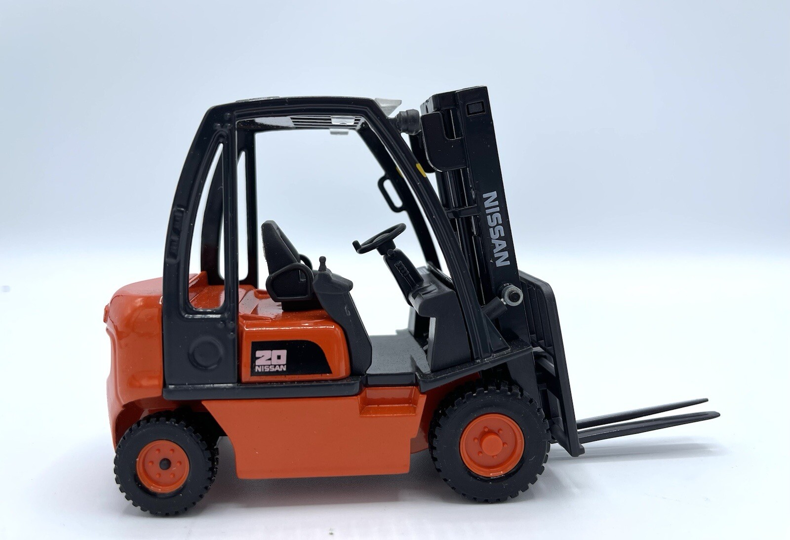 New in Box Joal NISSAN FORKLIFT 20 Diecast Orange 1:25 Scale Mint