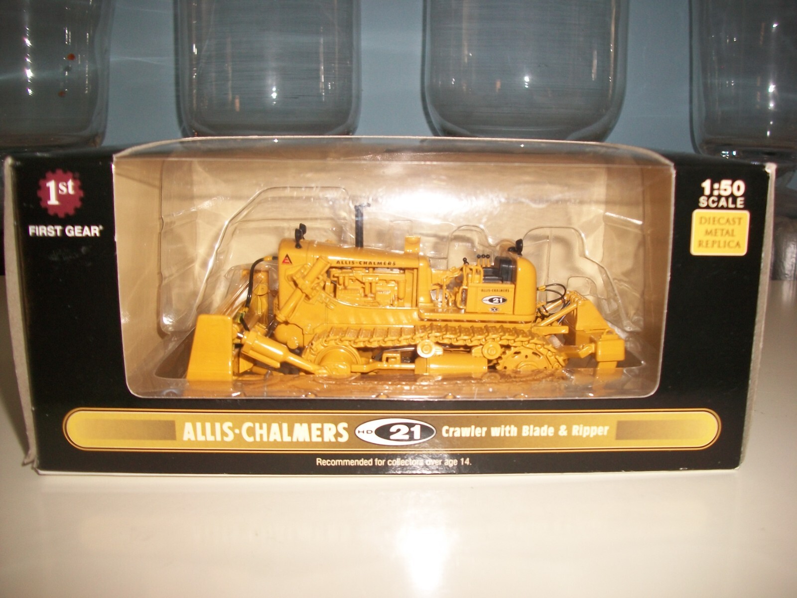 1St Gear Allis-Chalmers HD 21 Crawler With Blade & Ripper 1:50