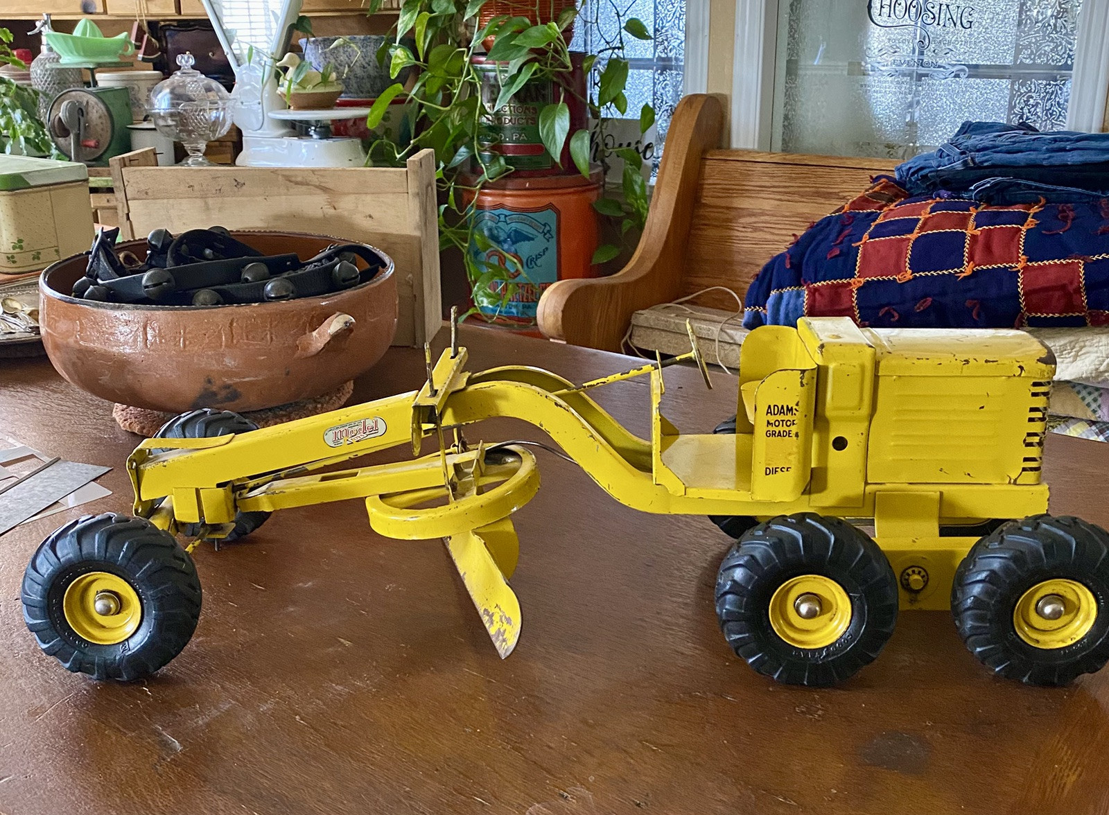 DOEPKE / ADAMS YELLOW 26&Prime; 1:12 SCALE ROAD GRADER CIRCA 1950 Rare Nice