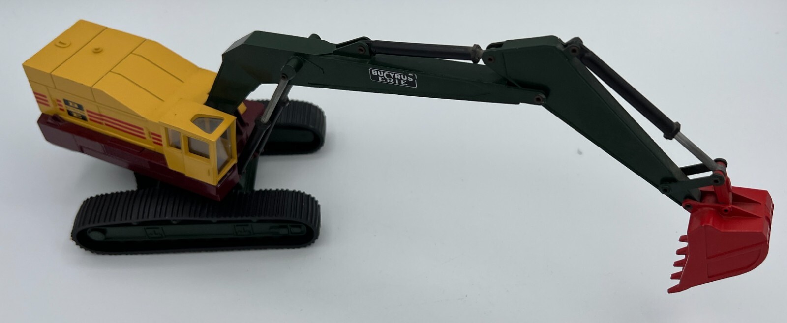 Bucyrus Erie 40-H Hydraulic Excavator red Esco bucket 1/50 Diecast NZG# 139