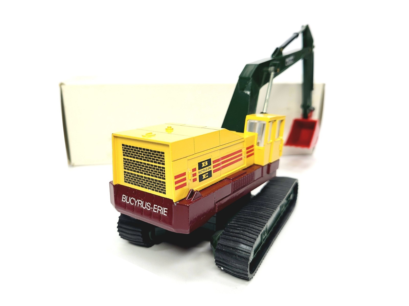 Bucyrus-Erie 40-H Excavator with Red Bucket NZG 1:50 Scale Diecast Model #139.2