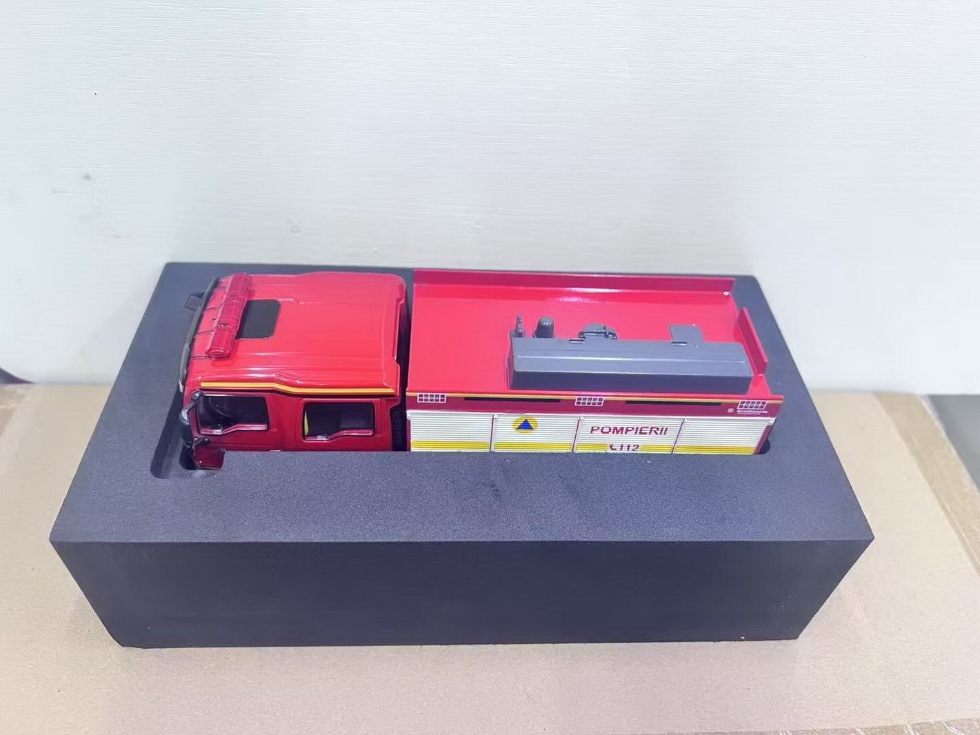 1/43 MAN POMPIER II Fire Truck Diecast Model Toy Gift Collection