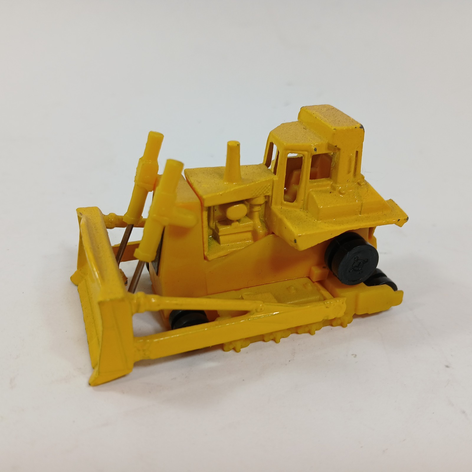 Vtg Hot Wheels CAT Yellow Bulldozer 1979 Malaysia Base Construction Vehicle