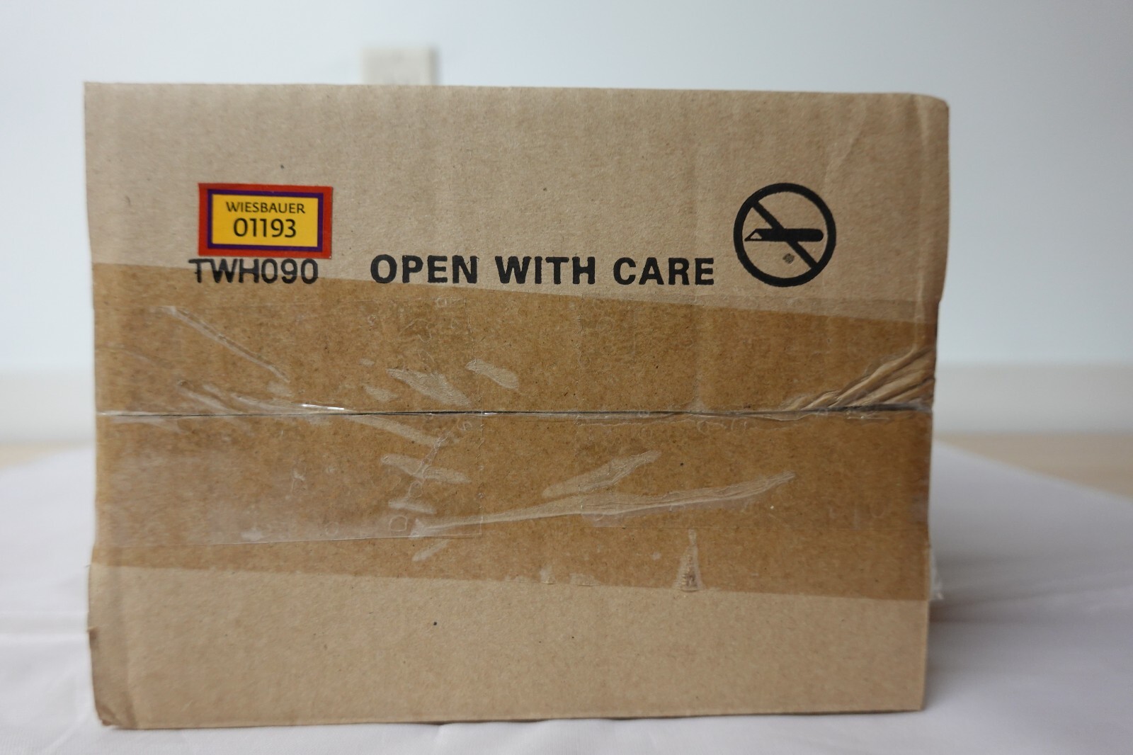 TWH 090-01193 WIESBAUER GMBH & CO KG GROVE GMK4100L CRANE – 1:50 SCALE NIB