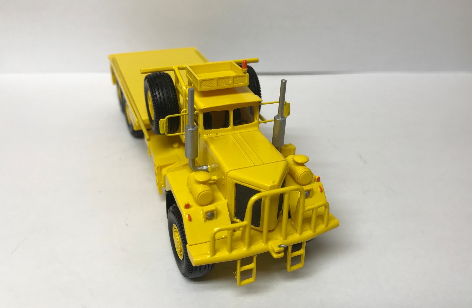HO 1/87 Kenworth 953 Oilfield – Ready Made Resin Model – YELLOW