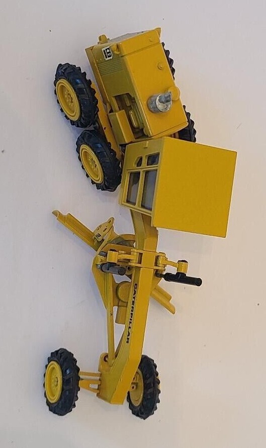 NZG Caterpillar 12G Motor Grader yellow unused great condition 