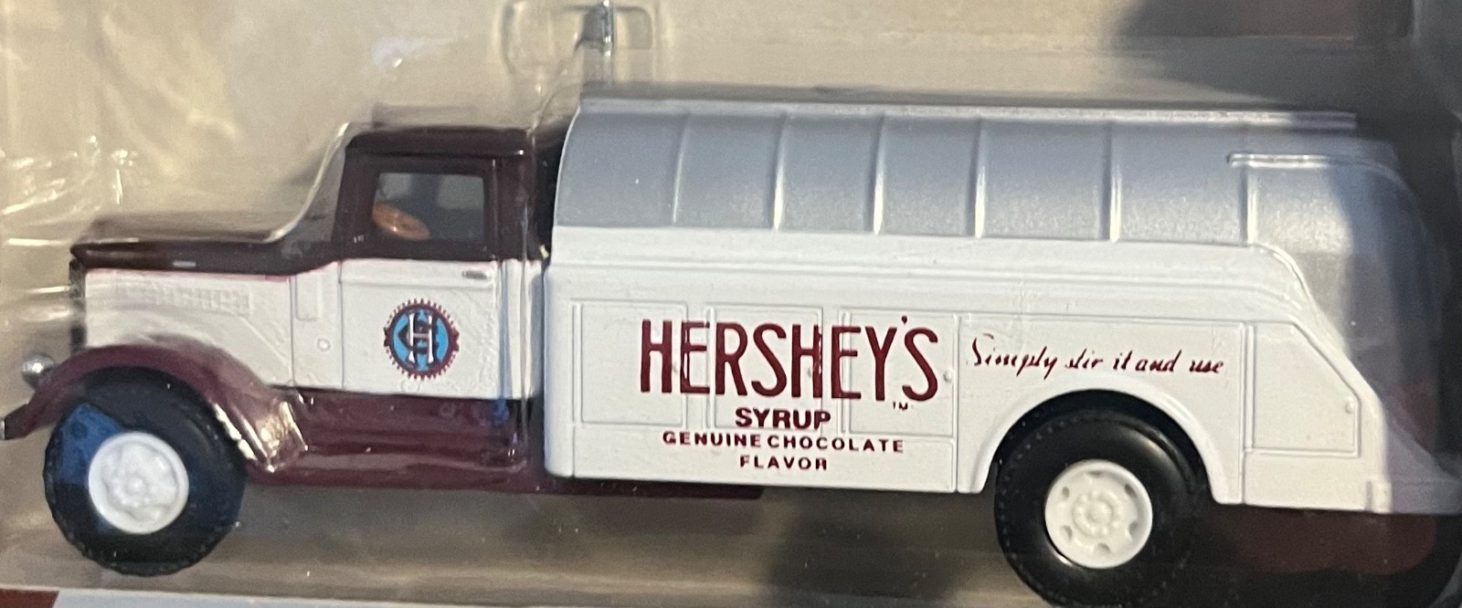 AHL Hartoy 3060 Peterbilt 260 Tank Truck Hershey&rsquo;s Syrup 1:64 Die-Cast