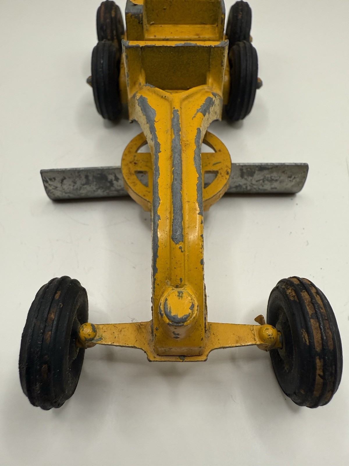 VINTAGE TOOTSIETOY CATERPILLAR ROAD GRADER