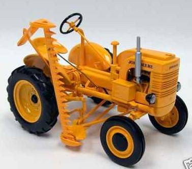 SpecCast JDM212 1:16 Die Cast John Deere « LI » Tractor w/No. 7-D Mower