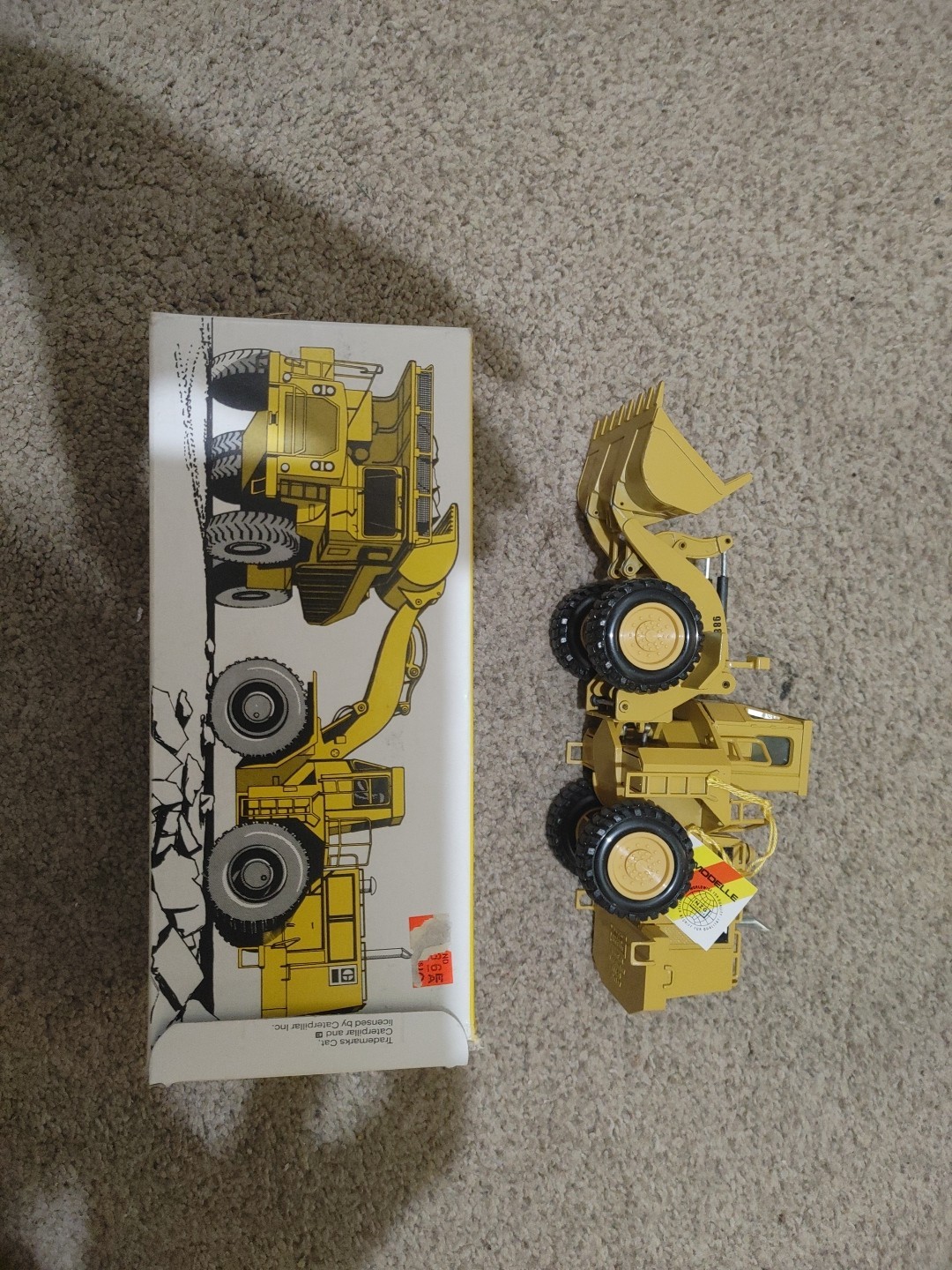 NZG No. 167 Radlader Cat 988 B Wheel Loader 1/50 Scale Die Cast Model NIB