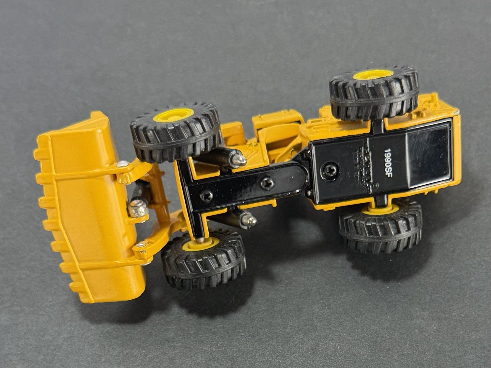 ERTL Wheel Loader 560 – No. 1850 International Harvester Mighty Movers Die Cast