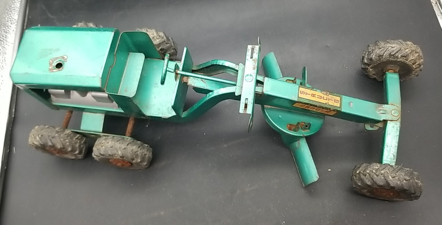 1950s Structo Road Grader Green w/ Blade & Engine Missing Stack & Blade Holders