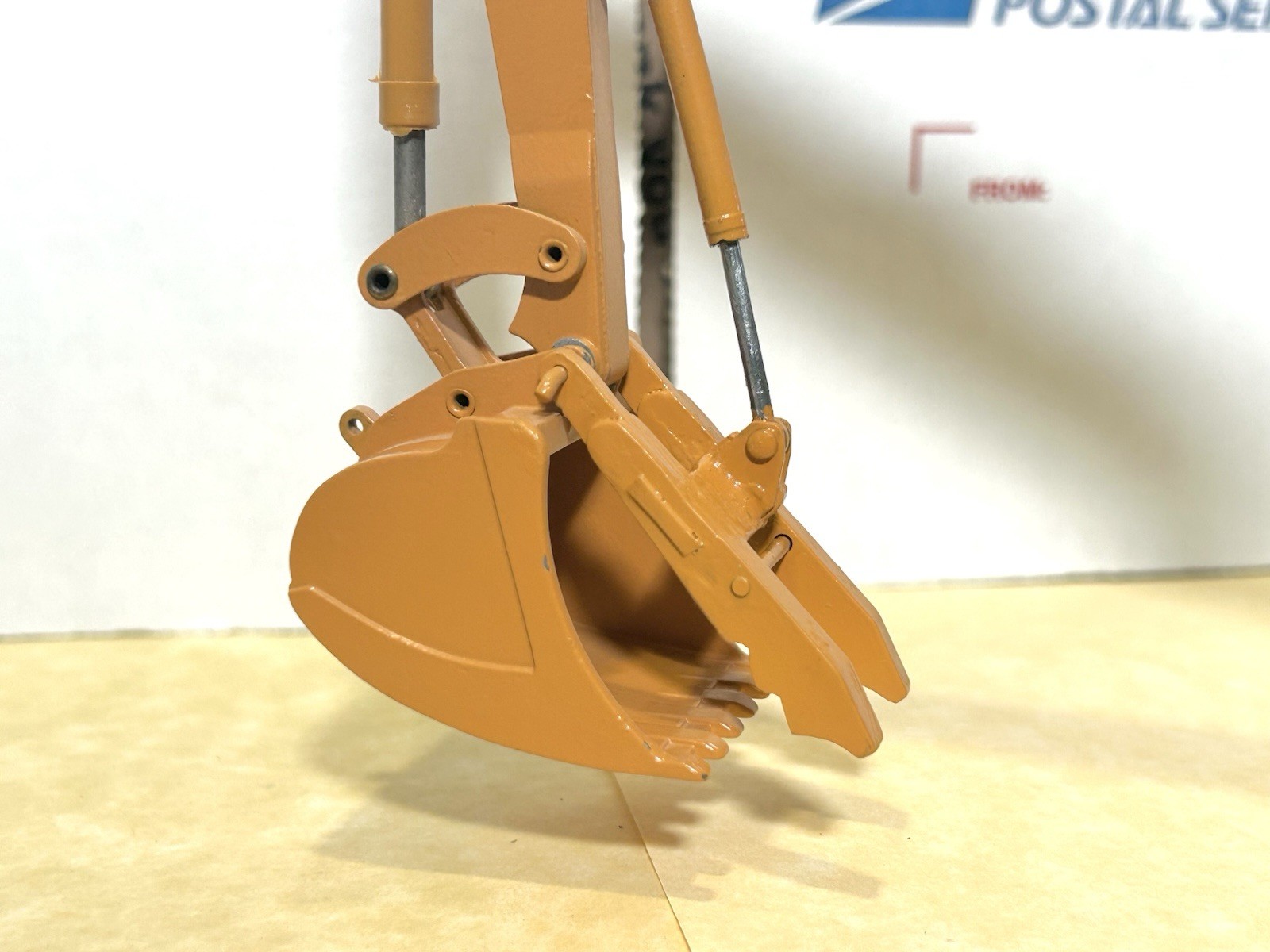 Conrad 1/35 Scale Case 125B Hydraulic Excavator w/Custom Hydraulic Thumb (Boxed)