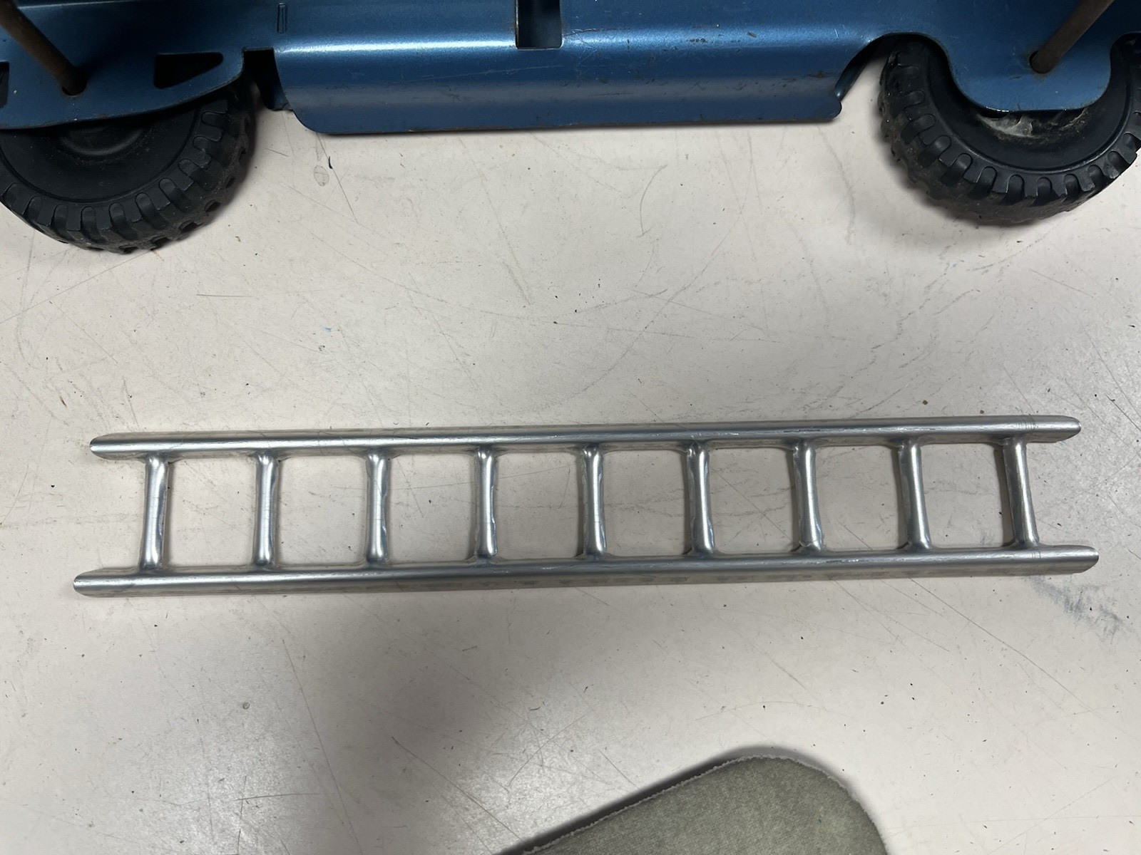 * VINTAGE TONKA SERVICE TRUCK PRESSED STEEL BLUE 13 INCHES LONG *ST