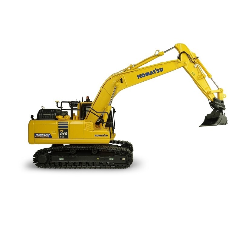 Universal Hobbies 8123 Komatsu PC210LCI-11 Excavator w/Ditching Bucket 1/50 MIB
