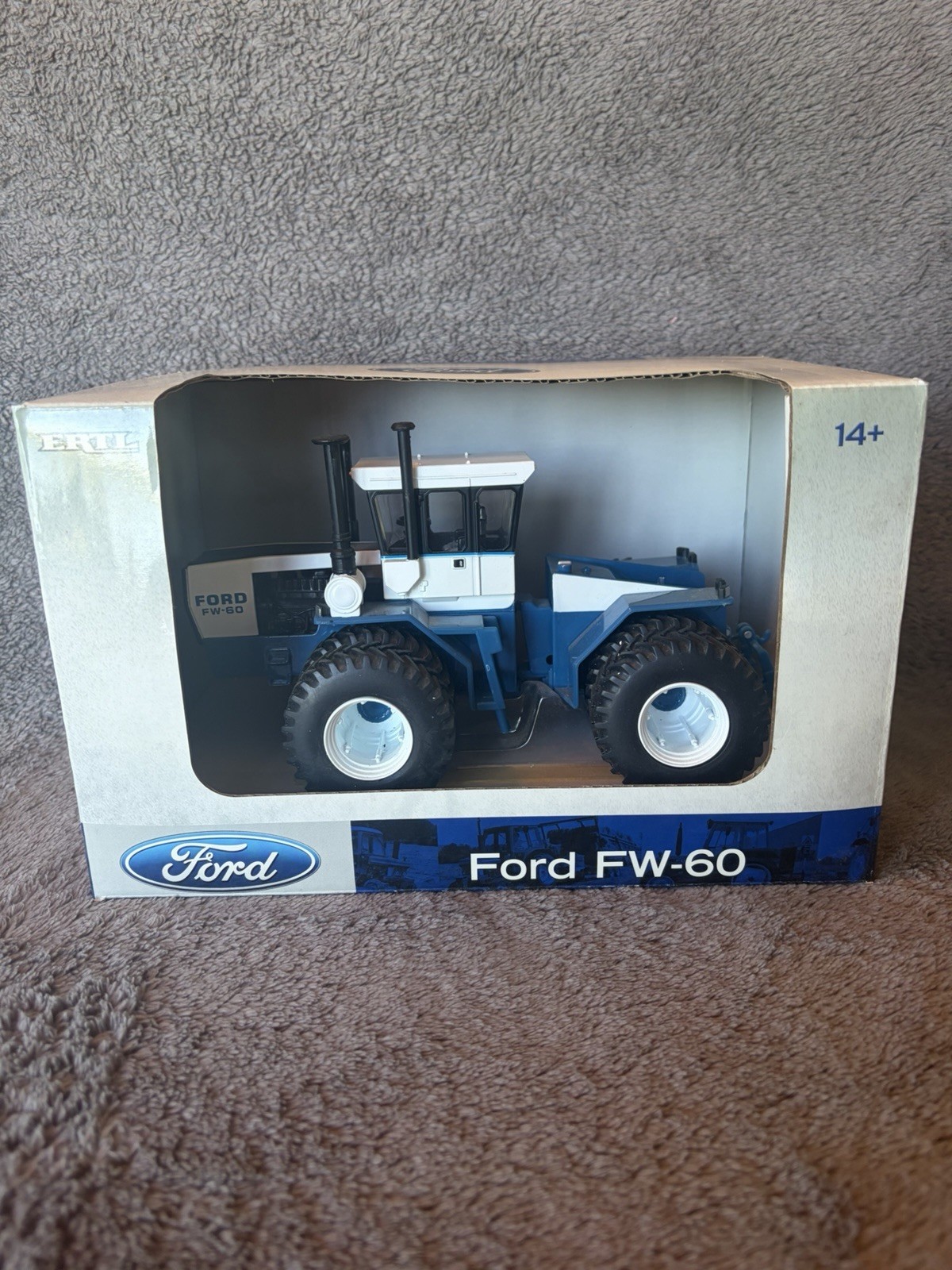 1/32 Ertl Farm Toy Ford FW-60 Tractor