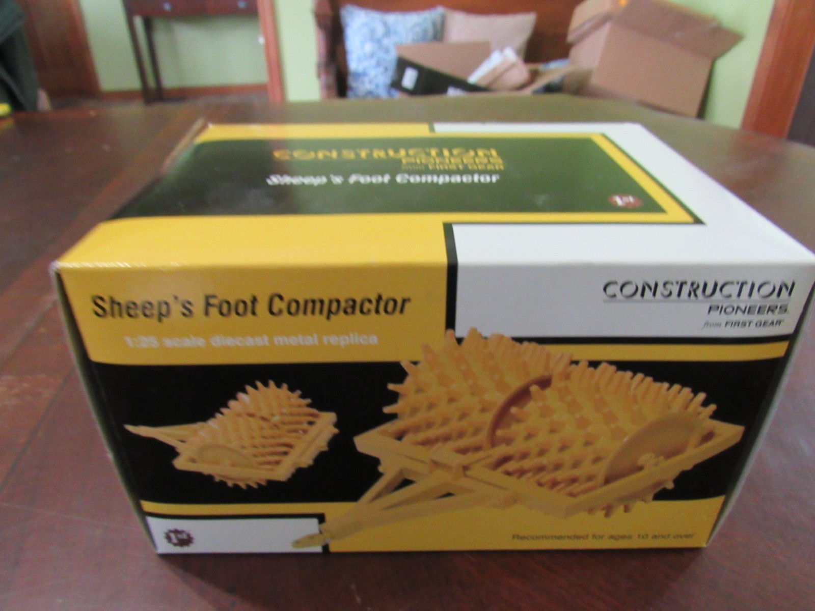 FIRST GEAR 1/25 CONSTRUCTION PIONEERS SHEEP&rsquo;S FOOT COMPACTOR – NIB