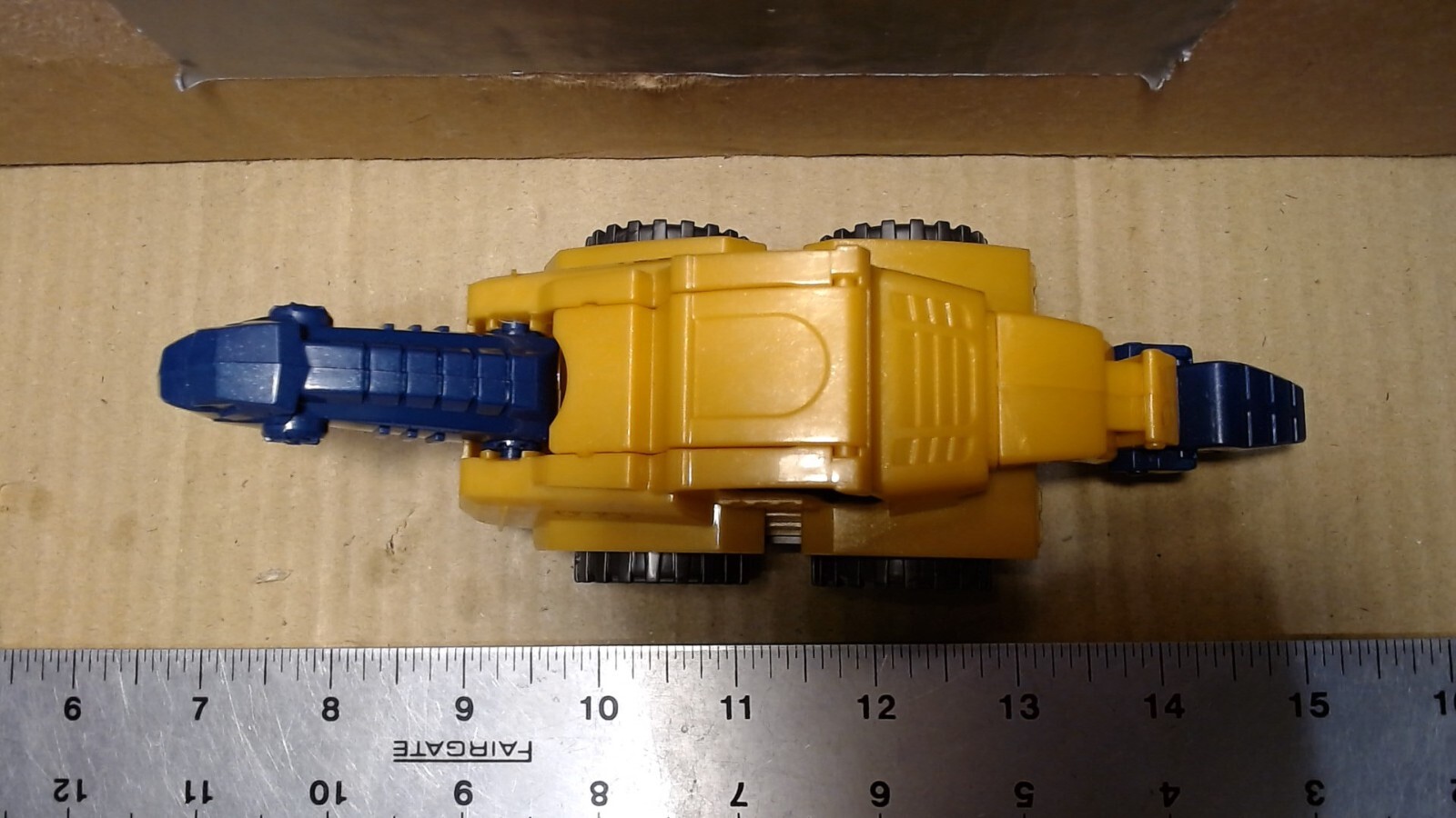 Unbranded Gold Dinasaur Construction Vehicle Plastic With Clamping Tail 8&Prime; L