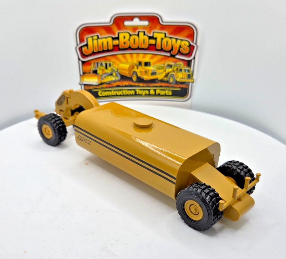 Custom Water‑Hauler – 1/64 Scale Construction Model
