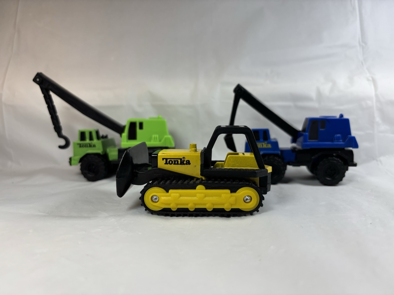 Tonka Mini Construction Vehicles Bulldozer & 2 Crane Trucks 92-94 Plastic