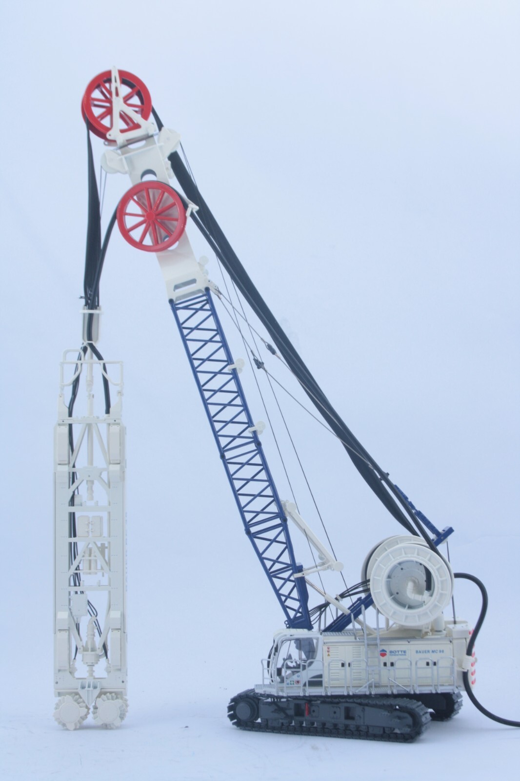 Bauer MC96 Crane BC35 Trench Cutter HDS-T – Botte – Bymo 1:50 Scale #25027/5 New