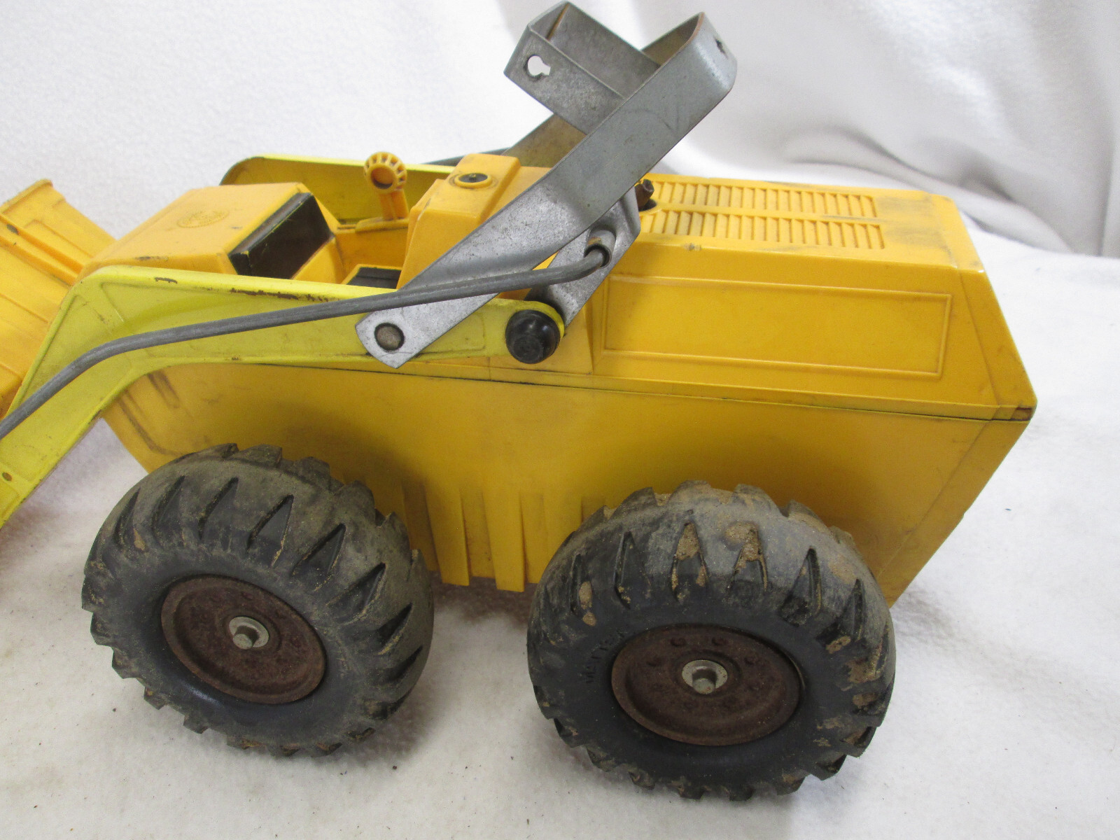 Vintage Mattel 1963 Vrroom plastic skip front loader