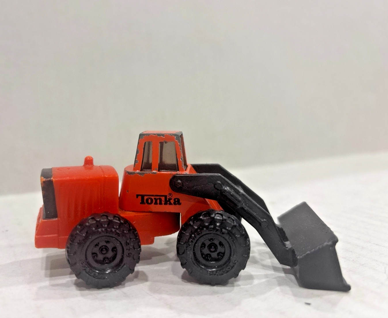 Vintage 1992 Tonka Front Loader Wheel Loader Toy Orange Black Free Ship