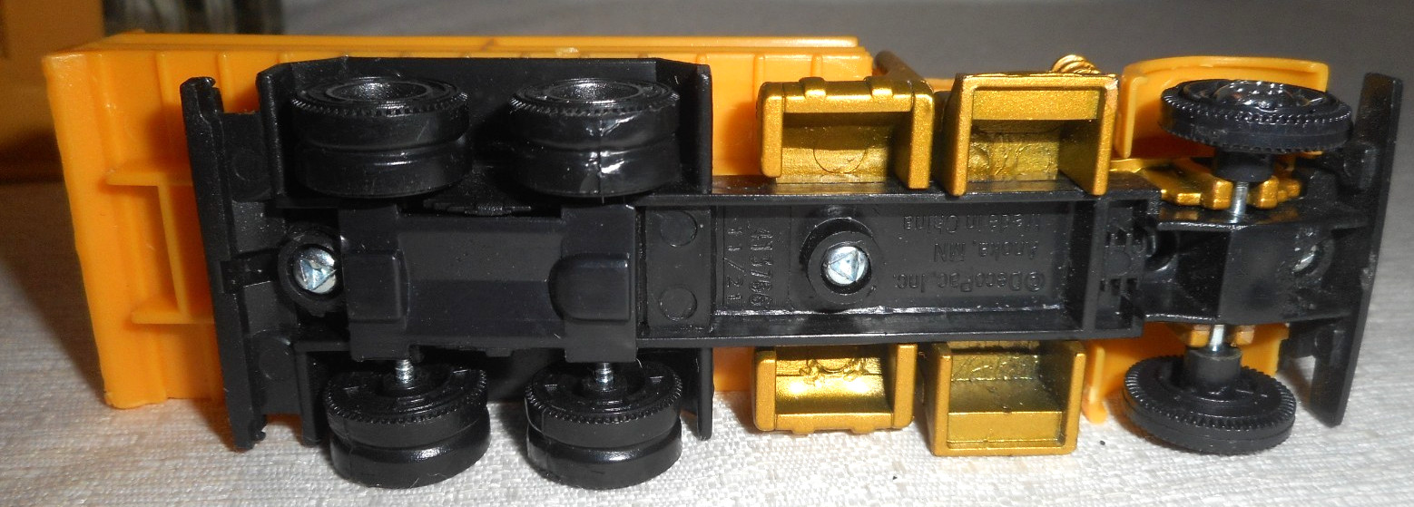 ERTL John Deere Articulated Dump Truck 5.5&Prime; Long 1/64 Scale Diecast Plastic READ