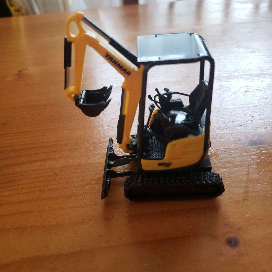 YANMAR ViO17 yellow Mini Excavator Scale 1/34 Construction Equipment Collectible