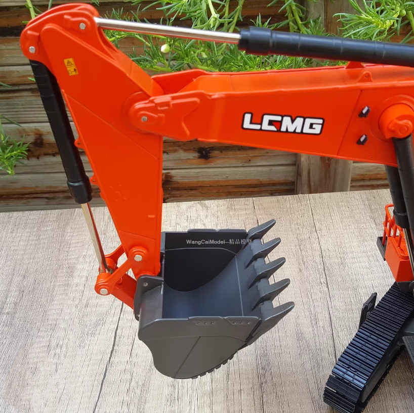 1:35 LGMG ME136 Mining Excavator Construction Machinery Equipment Diecast Model
