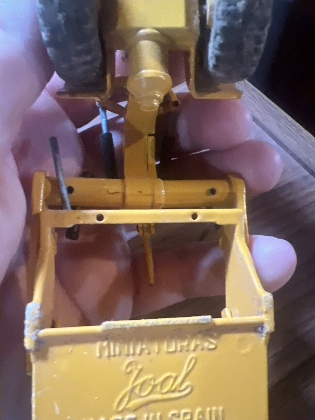 Caterpillar Cat 631E Wheel Tractor Scraper 1:50 Scale Spain