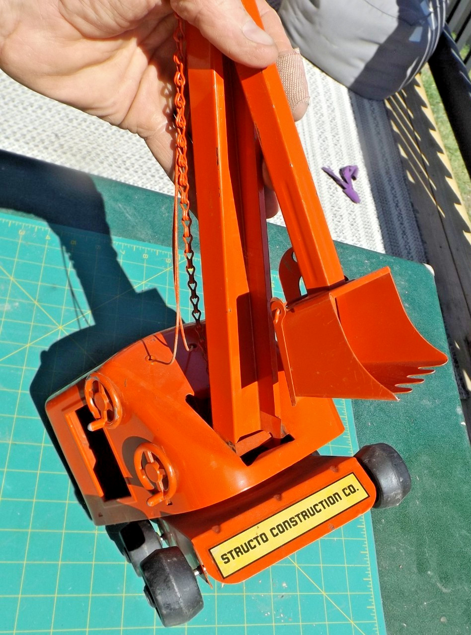 Vintage 1950&rsquo;s Toy Structo Steam Shovel Bucket Excavator Crane Pressed Steel