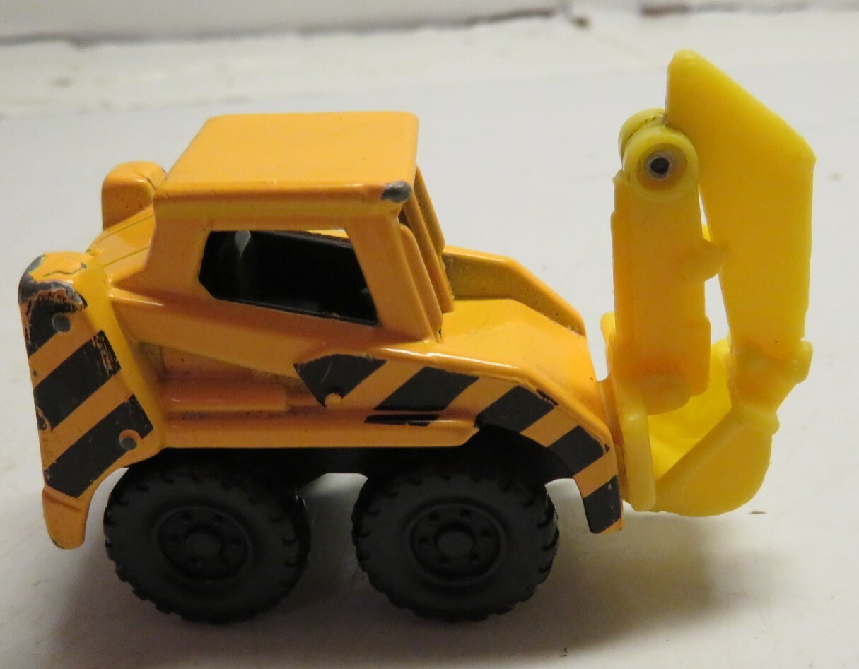Maisto Die Cast Little Trencher Bob Cat Type Backhoe Used Skid Steer Bobcat Toy