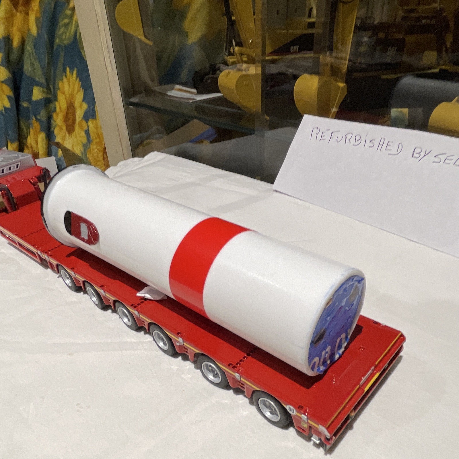 Construction Lowboy Heavy Haul Trailer Diecast Model White Red Cylinder Load