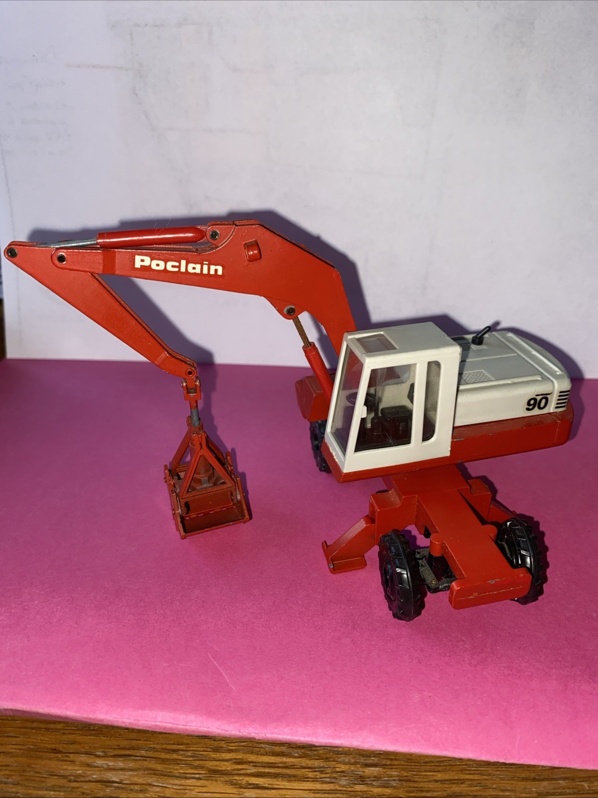 AR210 POCLAIN 1/50 METAL HYDRAULIC EXCAVATOR 90P – Gescha