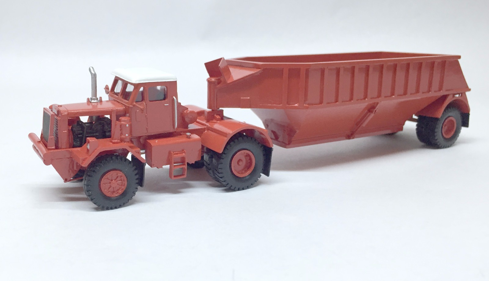 HO 1/87 KW Dart 50 BDT/Bottom Trailer – RED – Ready made Resin Model