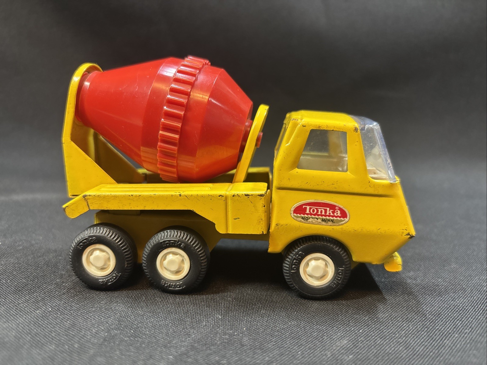 Tonka 1960s 5&Prime; Cement Mixer Truck Pressed Steel Yellow/Red MOUND