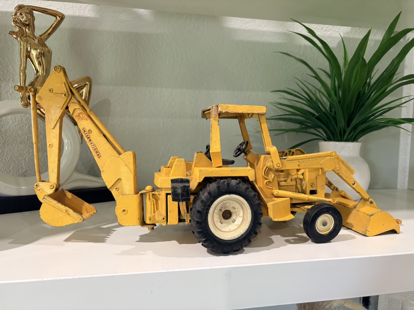 International Harvester Tractor Loader Backhoe