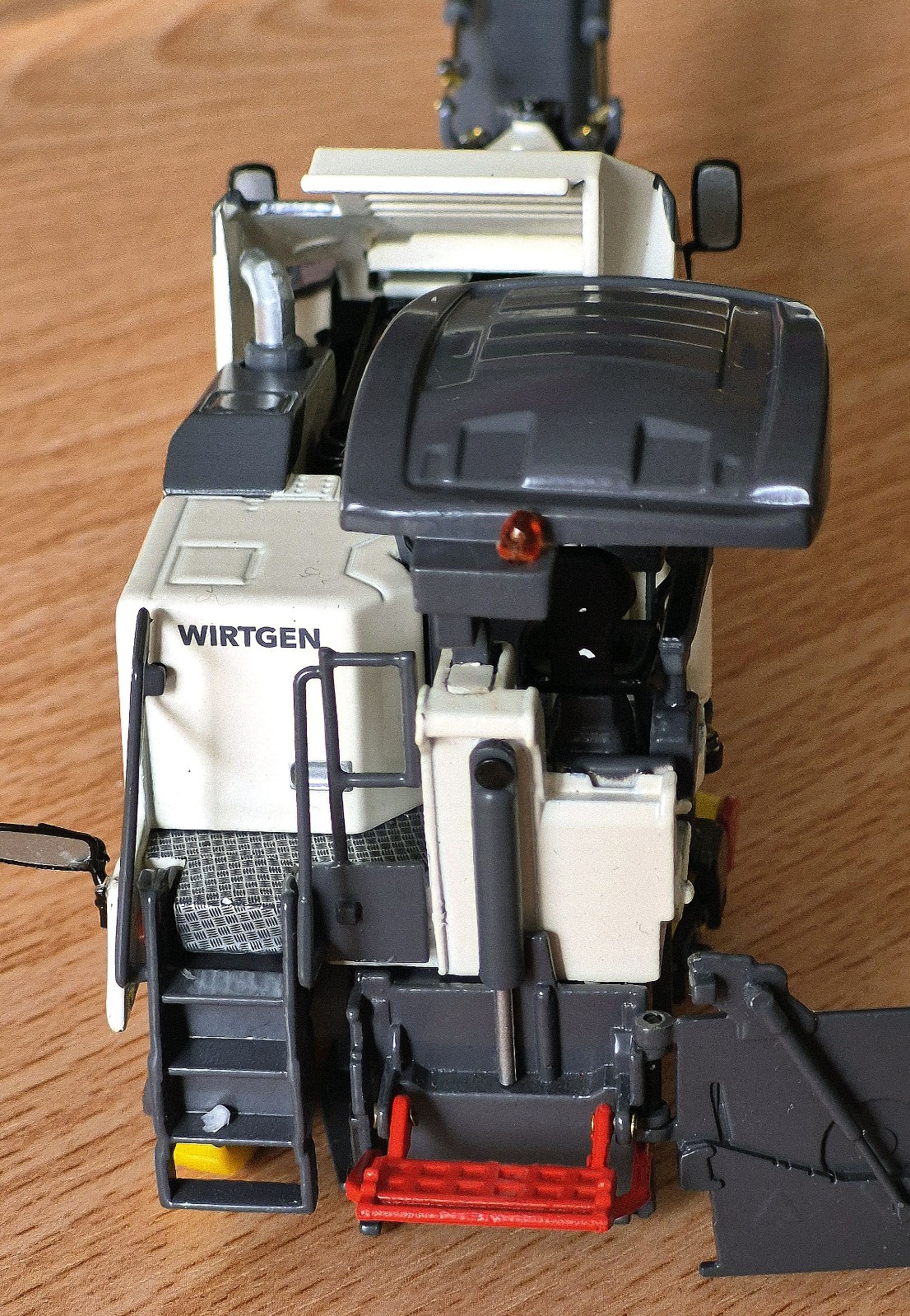 NZG 1037 Wirtgen W120 Fi Cold Milling Machine – Scale 1:50
