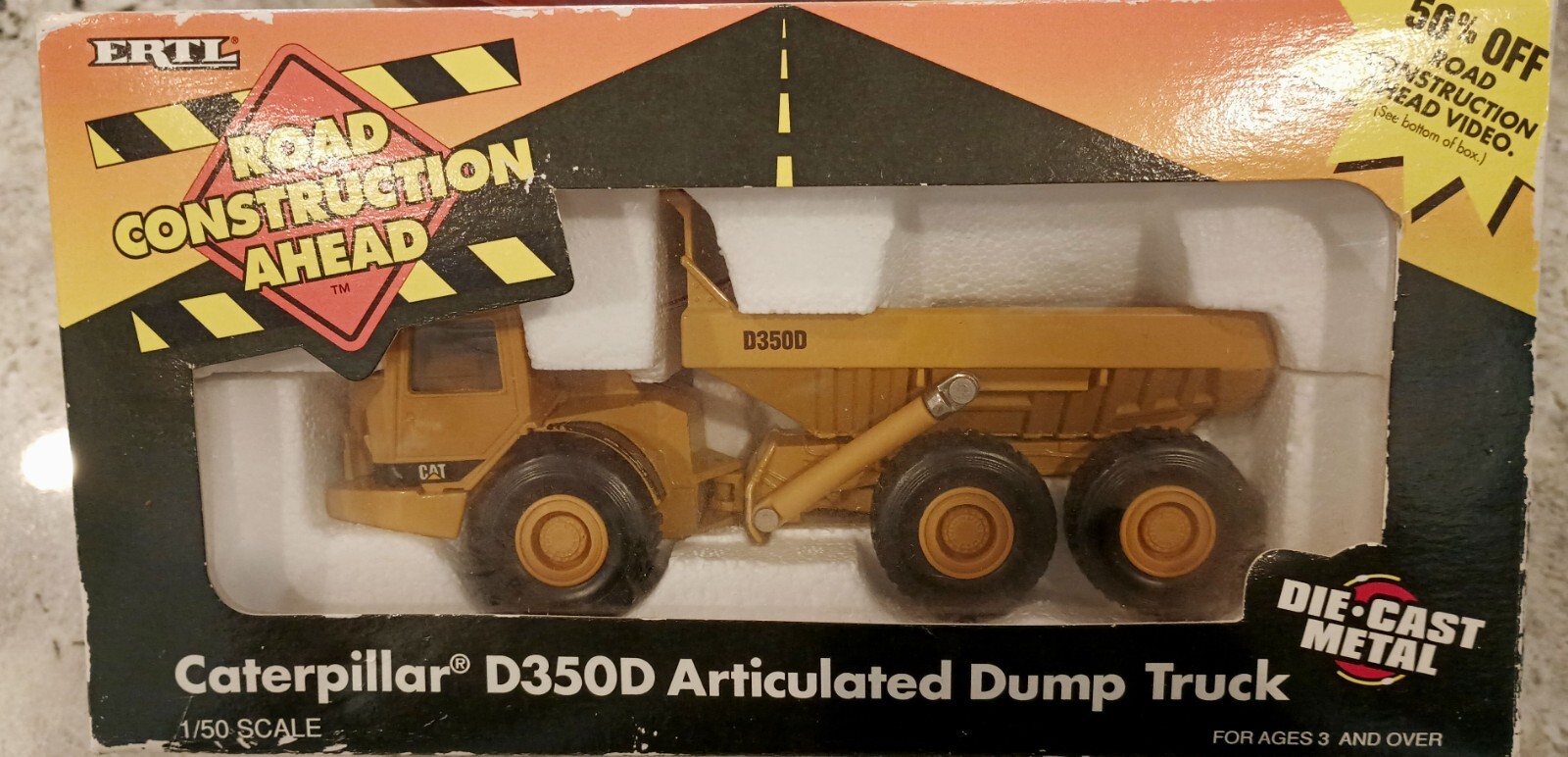 ERTL Caterpillar D350D Articulated Dump Truck Model 1:50 Vintage 1995