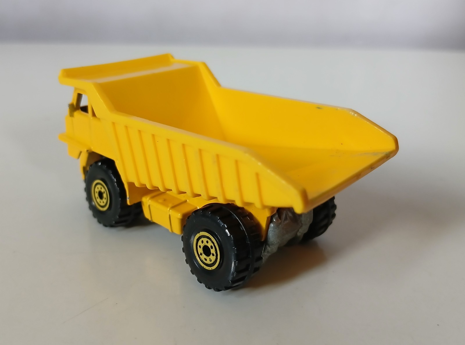Hot Wheels CAT Dump Truck