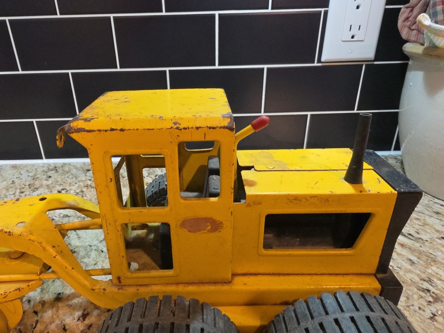 Tonka Roader Grader 1969/70 USED Condition 17 Inches Long Real Rubber Tires