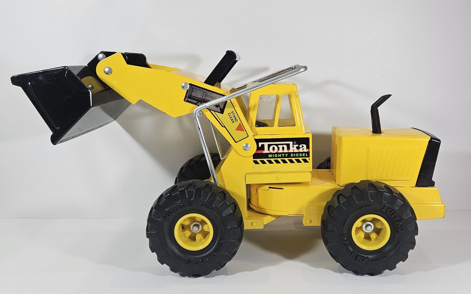 Tonka Vintage Mighty Diesel Front End Loader XMB-975 Pressed Steel Metal