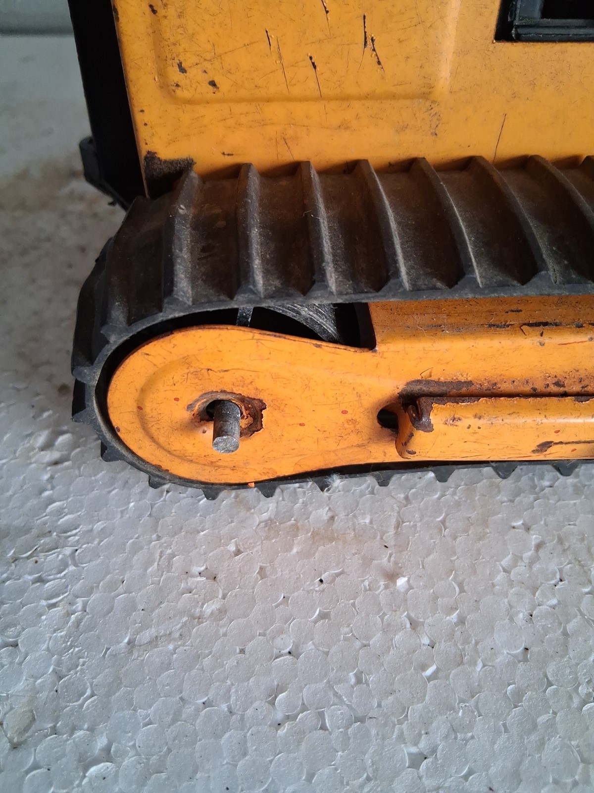 Vintage Tonka T-6 Bulldozer Crawler Pressed Steel Toy Construction Yellow Track