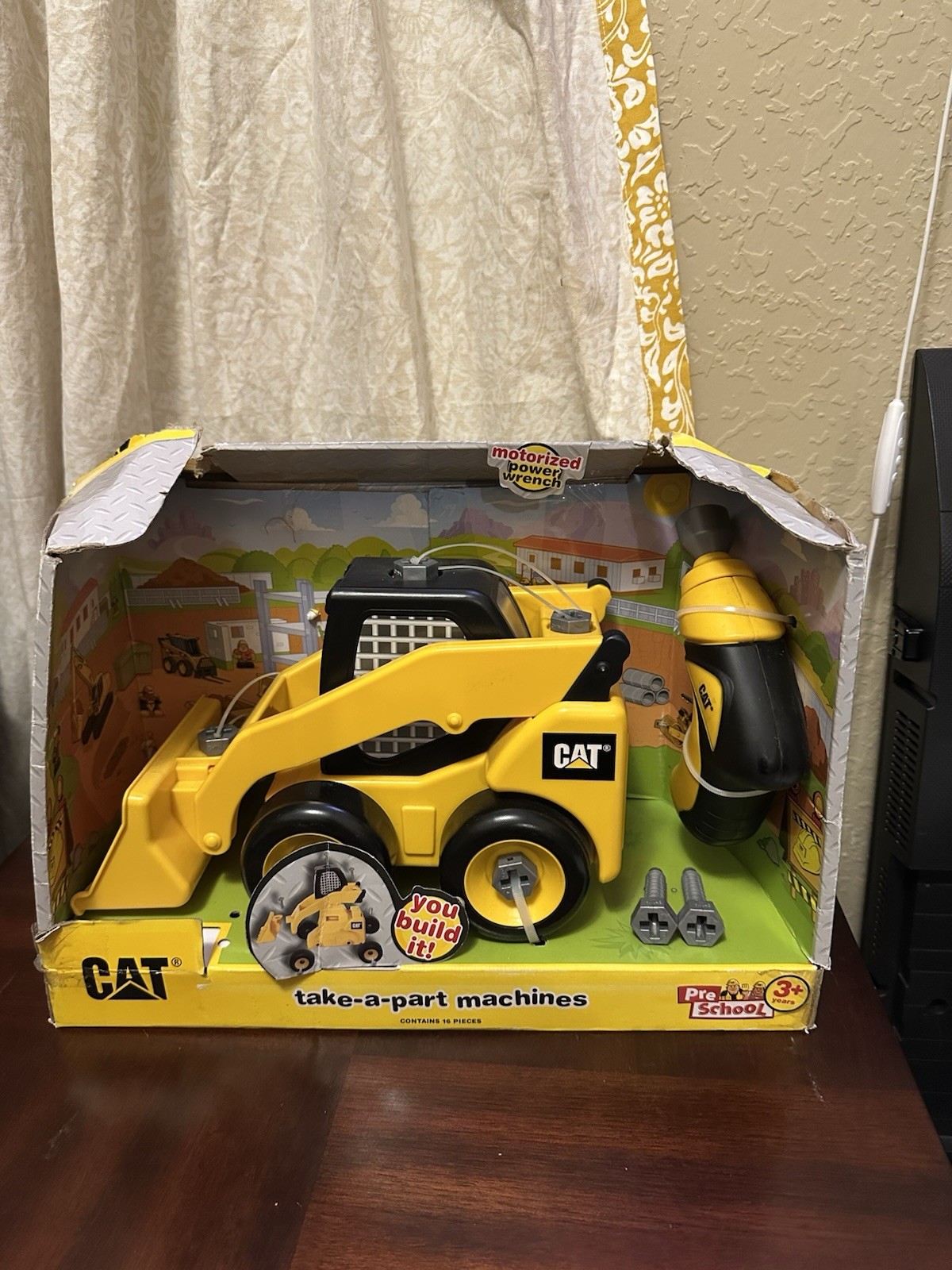 CAT Take-A-Part Machines – Wheel Loader Kids Toys Vintage 16 Pieces New 🆕