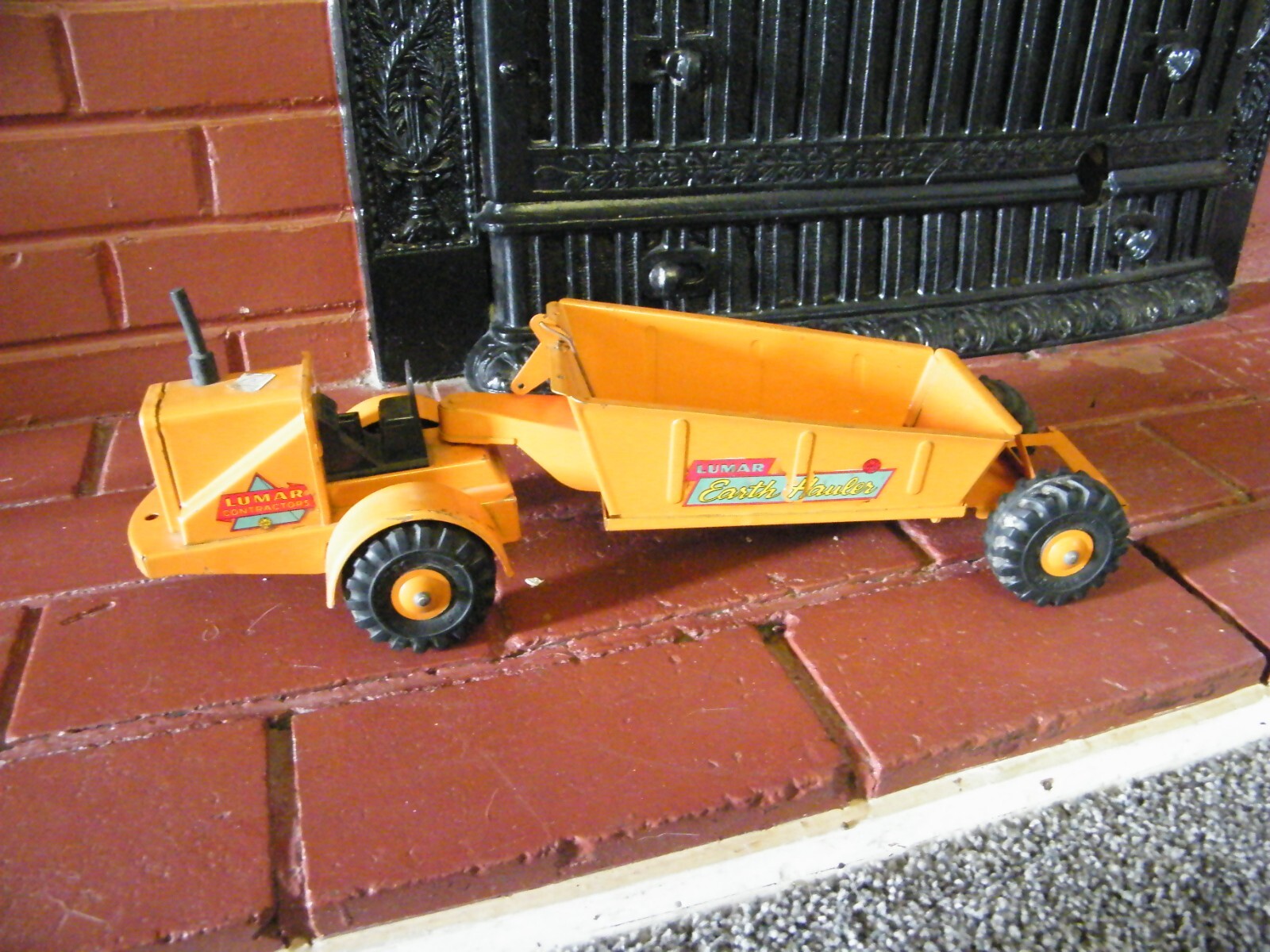 Vintage Marx Pressed Steel Lumar Contractor Earth Hauler MINTY
