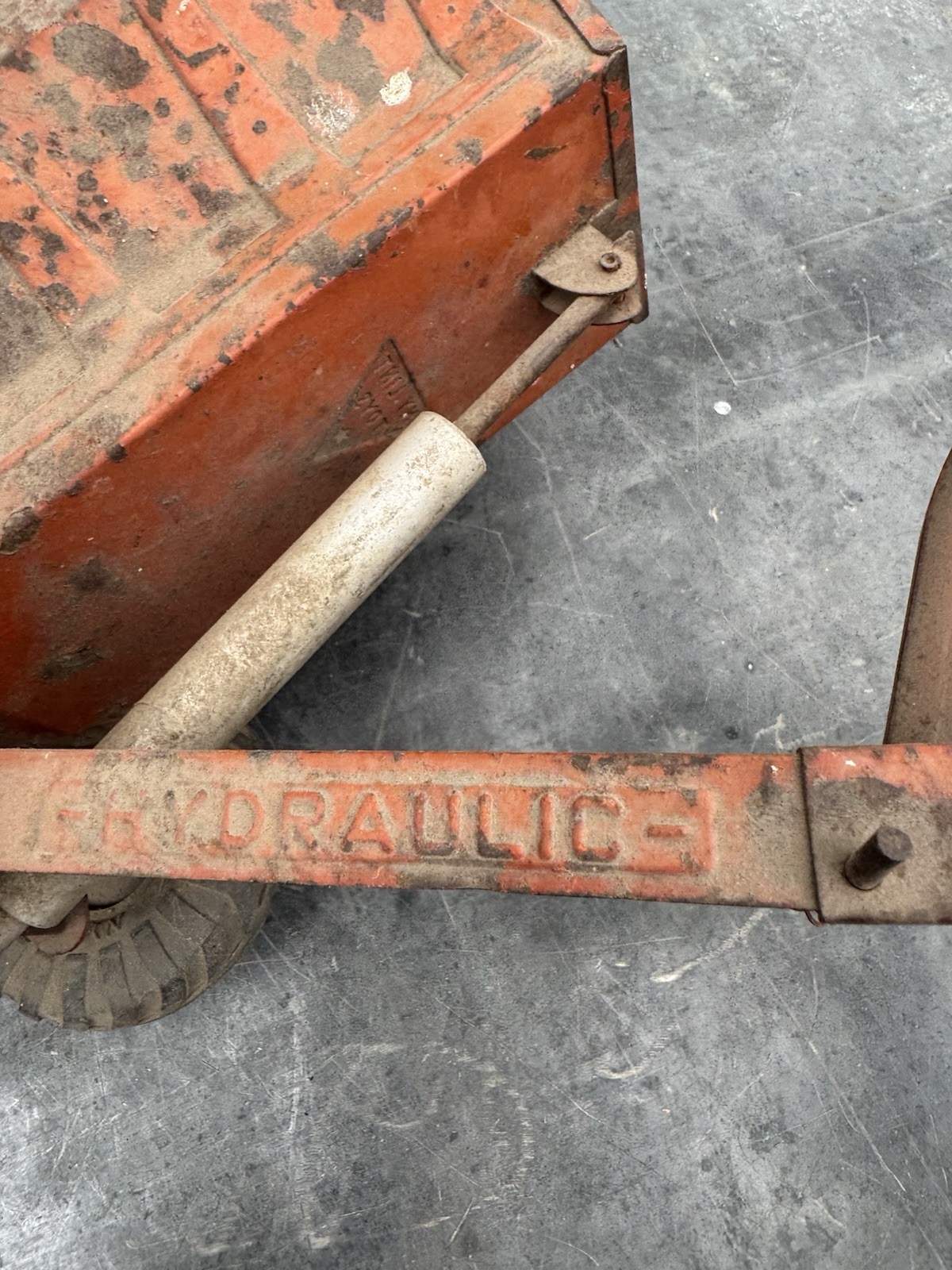 NYLINT HYDRAULIC DUMPER EARTH MOVER Incomplete Frozen Cylinder Parts