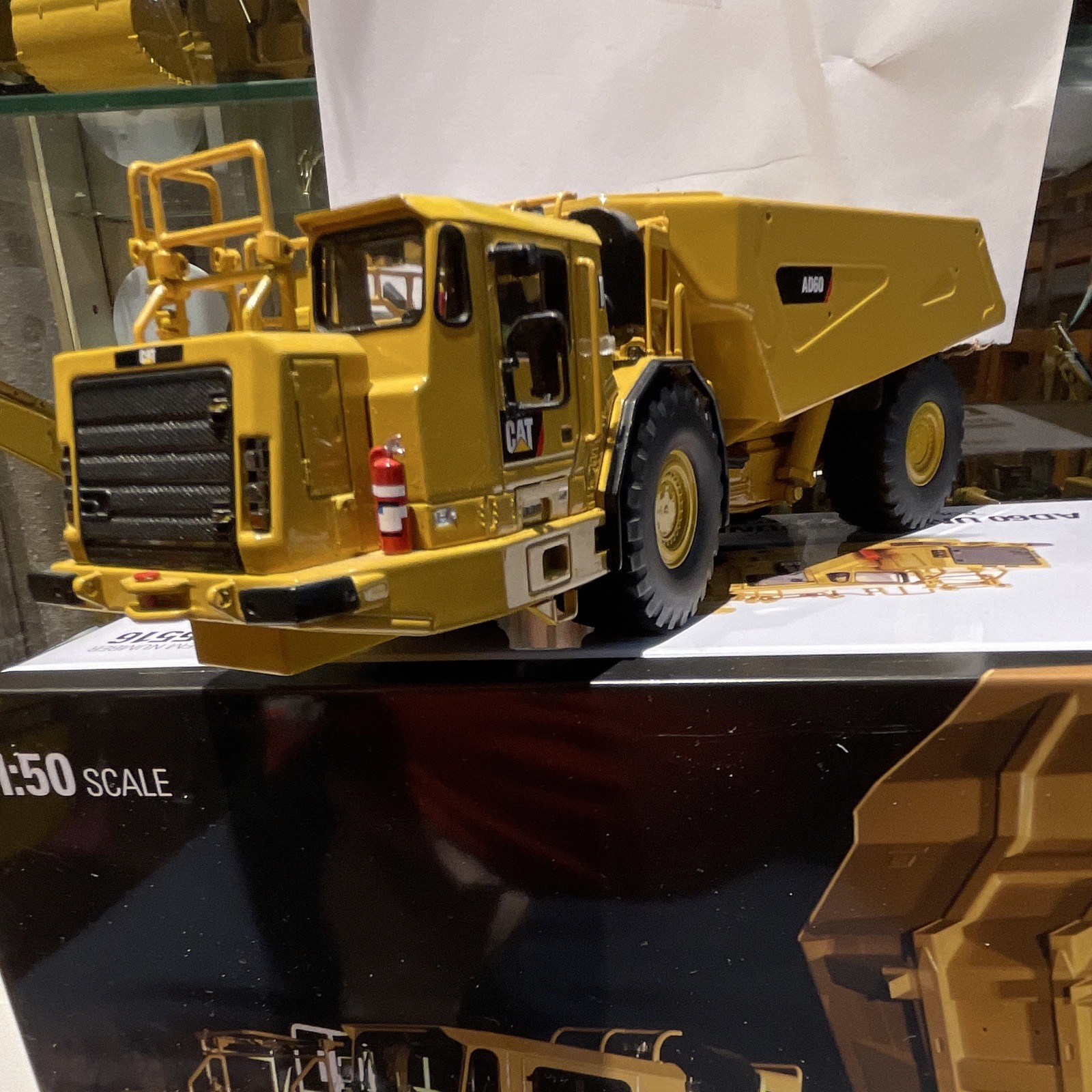 CAT AD60 Underground Articulated Truck Diecast 1:50 Yellow Black 85516