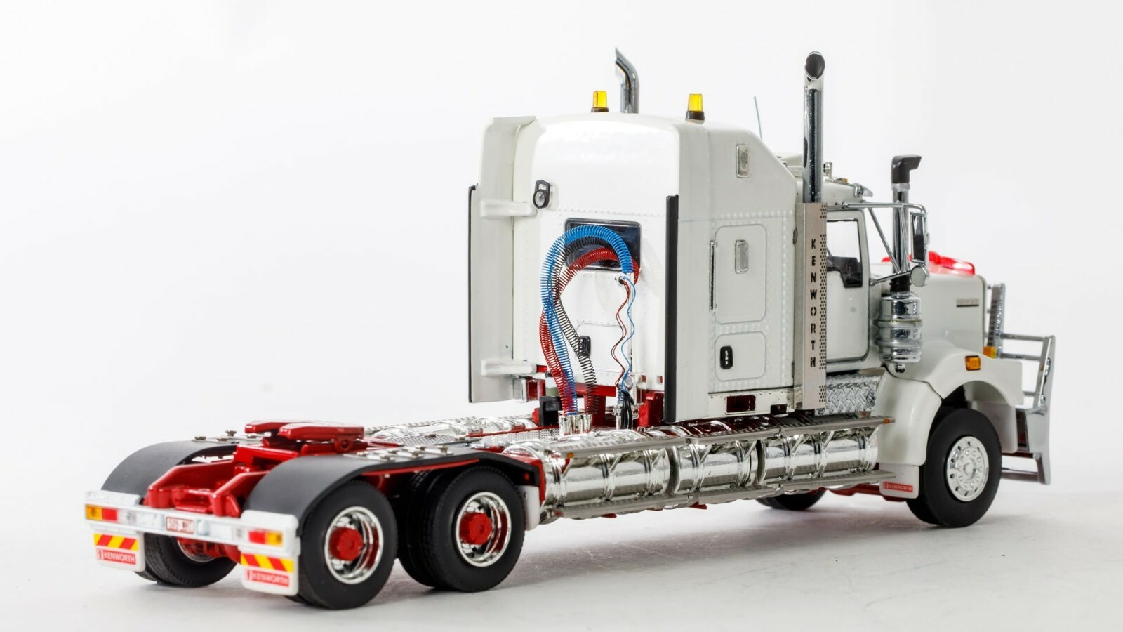 Kenworth C509 Prime Mover Truck – White/Red – Drake 1:50 Scale Model #Z01433 New
