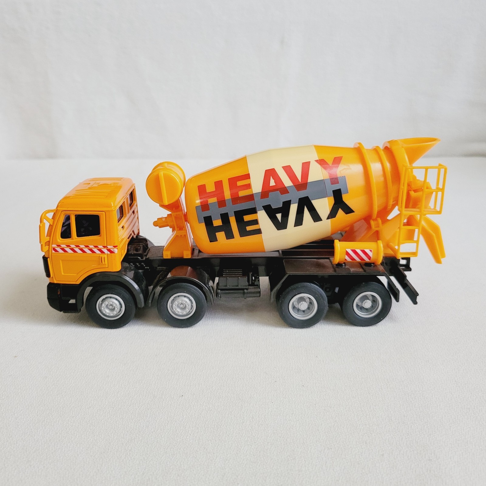 Hongwell Mercedes Benz Cement Mixer (read description – some issues)